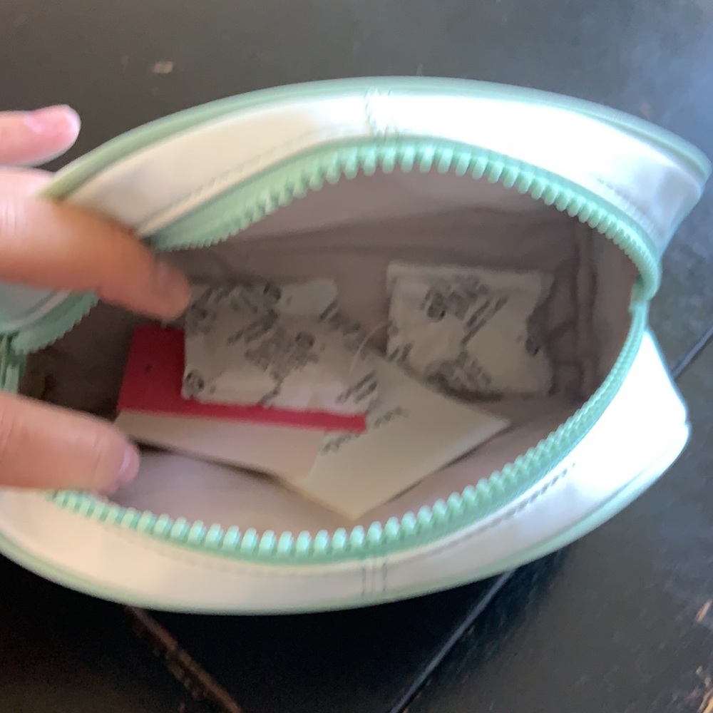 Kate spade medium dome cosmetic bag - Picture 3 of 6